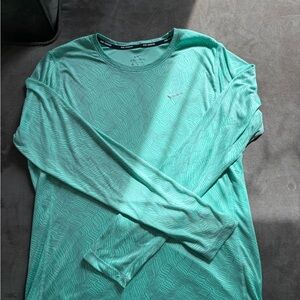Nike Womens Green Long Sleeve Patterned Dry Fit Shirt